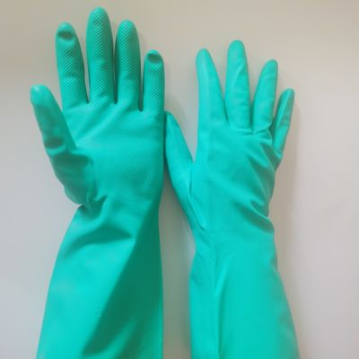 Guanto di nitrile di colore verde con spessore compreso tra 8 e 20 mil, adatto a usi medici, industriali e di laboratorio