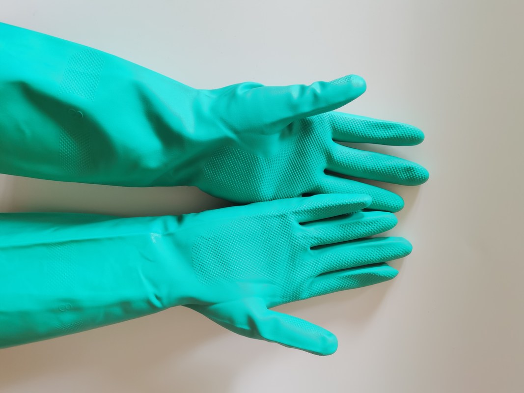 15 Mil Green Nitrile Glove CE Certified Beaded Cuff per una protezione aggiuntiva